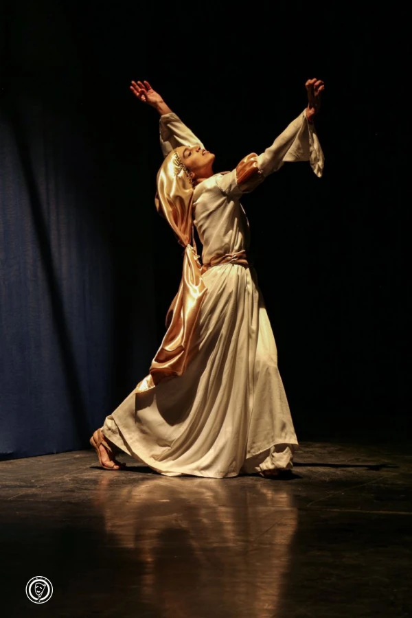 آنتیگونه زاده ی رنج ، مادر رنج  2